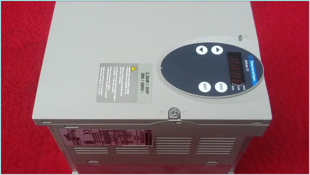 TELEMECANİQUE ATV31HU22N4 ATV31 KONTROL KARTI
