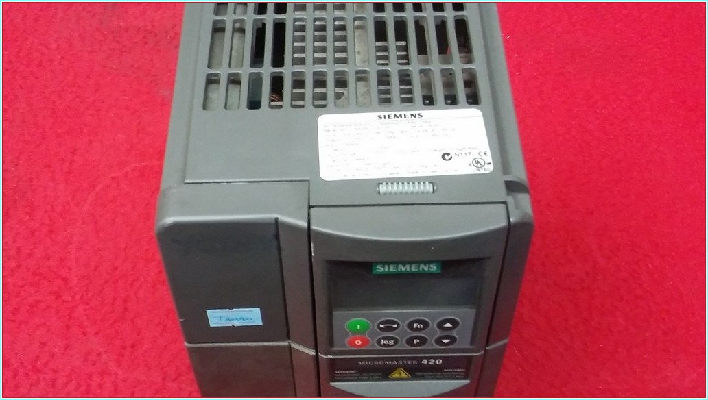 SIEMENS 6SE6420-2AB21-5BA1 1,5 KW 7,4A MICROMASTER 420 SÜRÜCÜ
