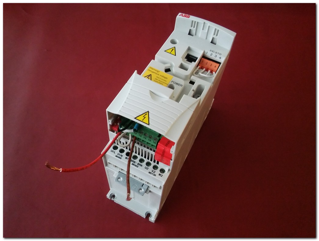 ABB ACS355-01E-02A4-2 0,37KW SÜRÜCÜ ACS355 0,37 KW INVERTER DRIVER