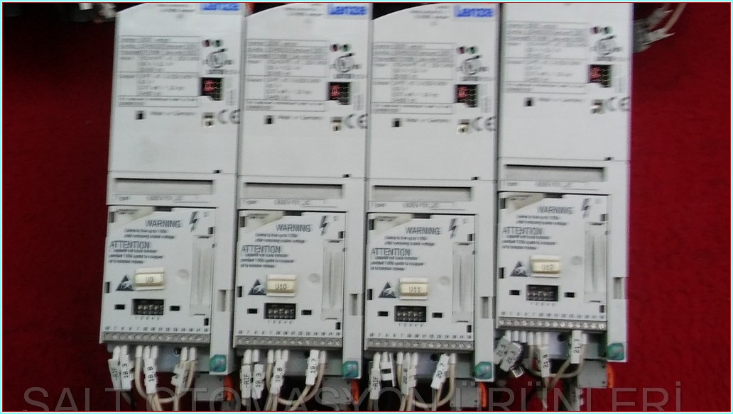 LENZE E82EV751_2C E82EV751-2C E82EV751K2C 13127093 VECTOR 8200 0,75 KW 240V SÜRÜCÜ