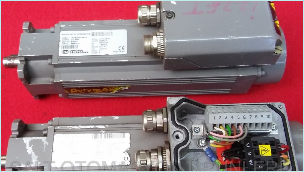 CONTROL TECHNIQUES DUTYMAX DS 75 SPEED:3000RPM 75DSC300TAAAA BRUSHLESS AC SER SERVO MOTOR