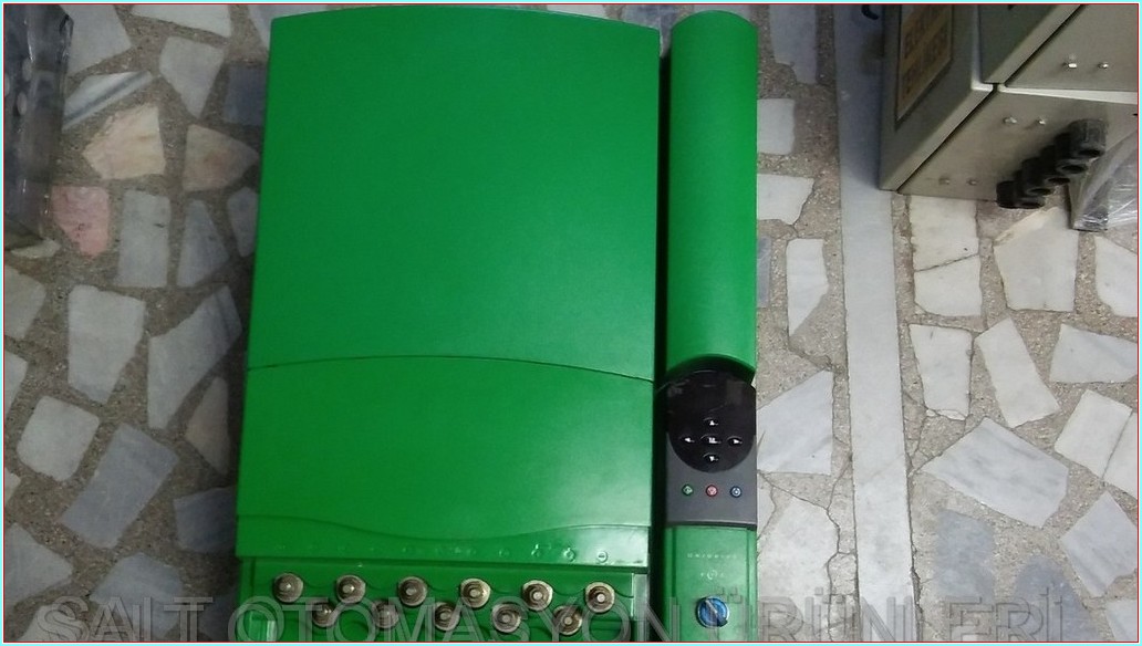 CONTROL TECHNIQUES UNI4405 VTC 110KW SÜRÜCÜ HIZ KONTROL CİHAZI