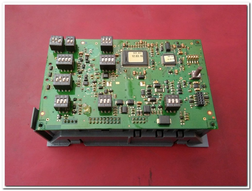 ABB SACE RE0556001-02 440016020 11906 R.17 QA6UK317A RE0677 L5549 TERMİK KONTROL KARTI