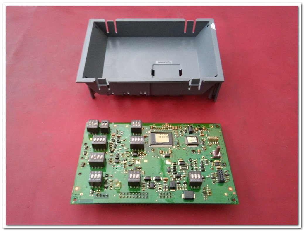 ABB SACE RE0556001-02 440016020 11906 R.17 QA6UK317A RE0677 L5549 TERMİK KONTROL KARTI