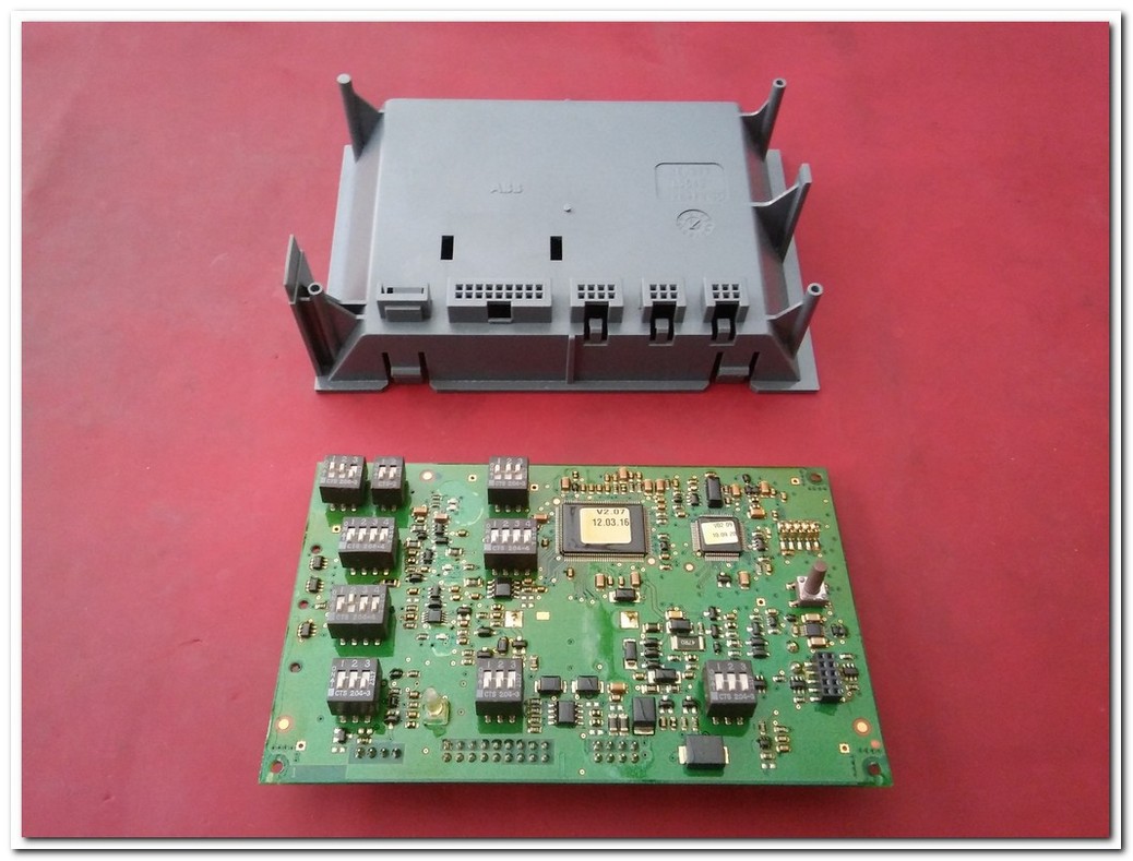 ABB SACE RE0556001-02 440016020 11906 R.17 QA6UK317A RE0677 L5549 TERMİK KONTROL KARTI