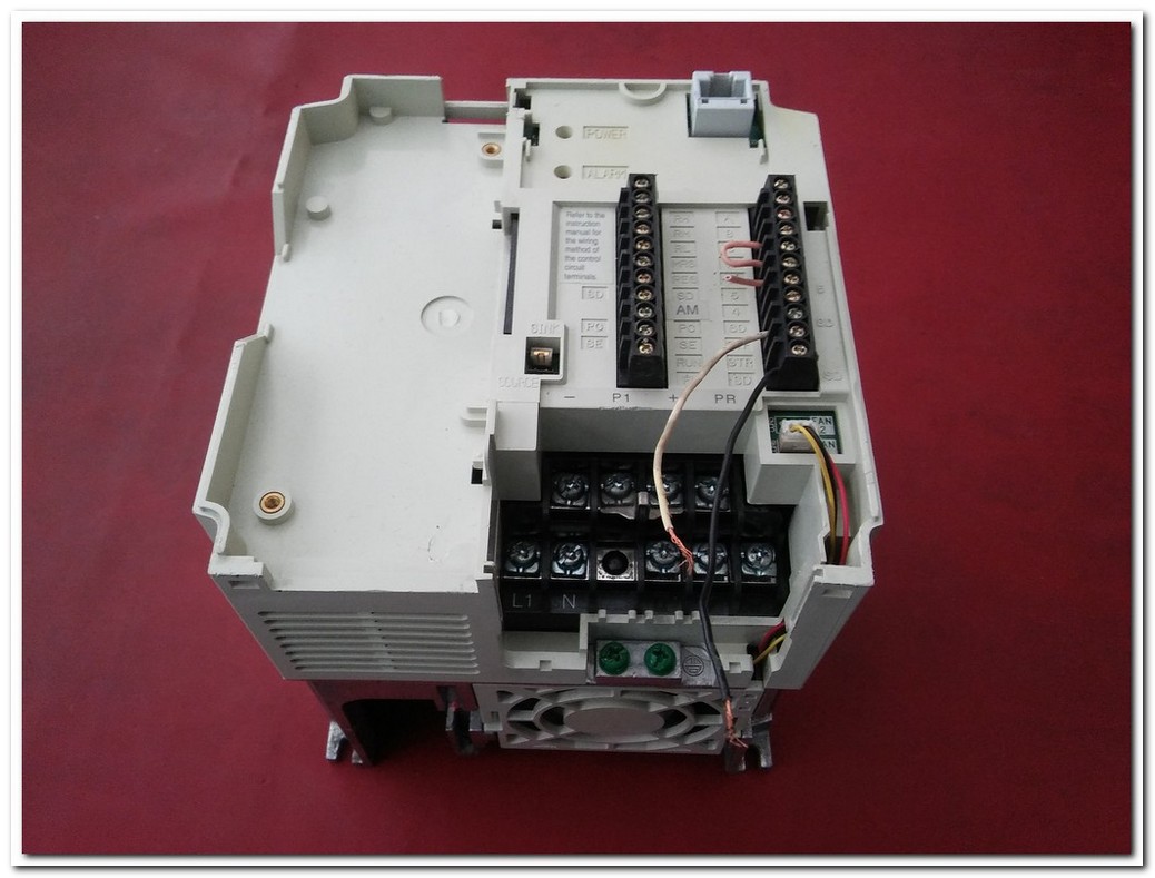 MITSUBISHI FR-E520S-1.5K-EC 1,5KW SÜRÜCÜ 1,5 KW INVERTER DRIVE