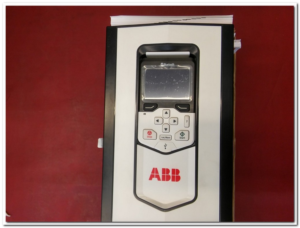ABB ACS880-01-038A-3 N5050 N8015 ACS880-01-038A-3 26 KVA 18,5KW SIFIR KUTULU SÜRÜCÜ