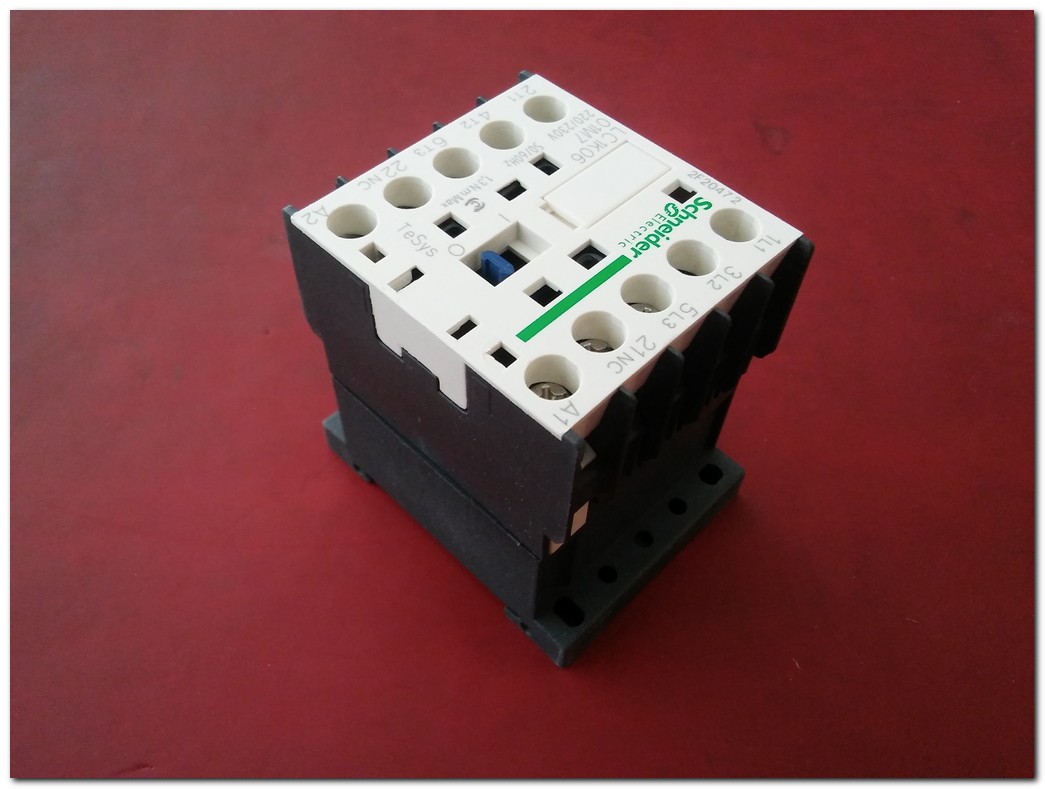 SCHNEİDER LC1K0601M7 SIFIR KUTULU KONTAKTÖR