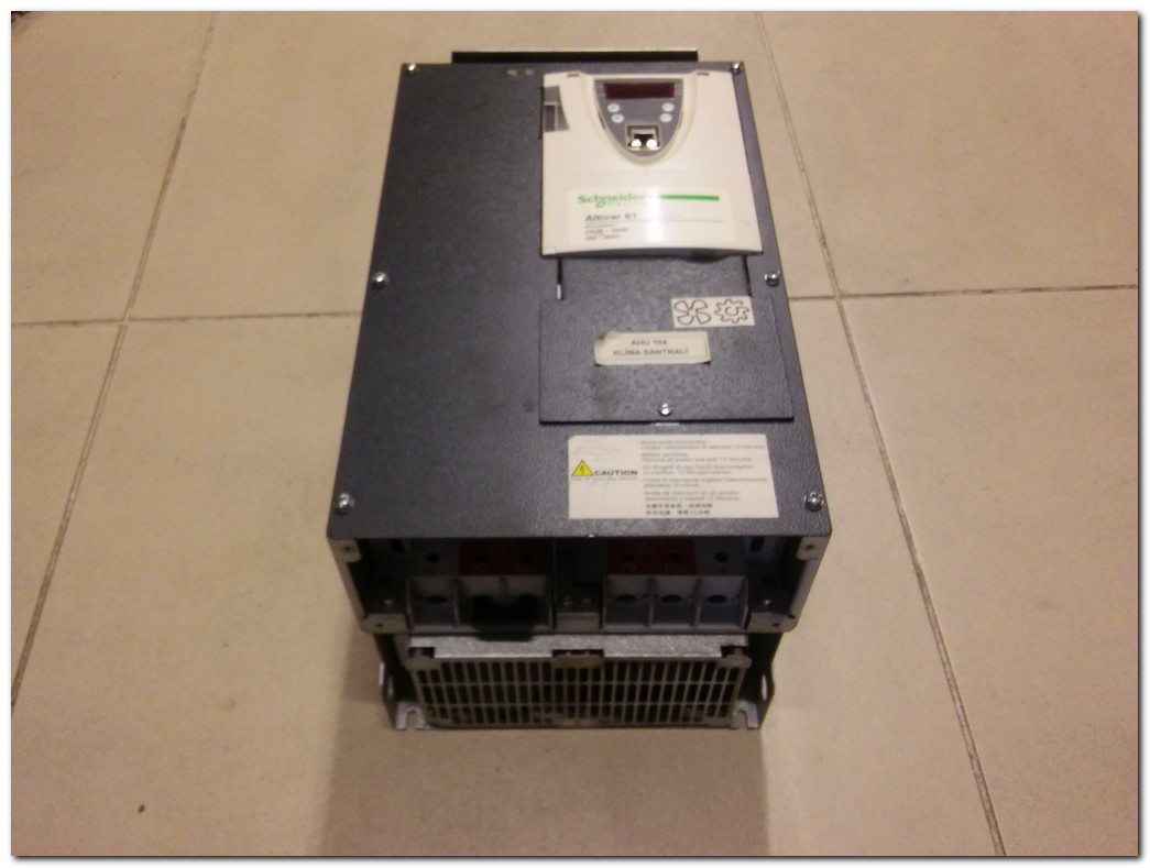 SCHNEİDER ATV61HD22N4 ATV61HD22N4Z 22KW SÜRÜCÜ ATV61 22 KW INVERTER DRIVER