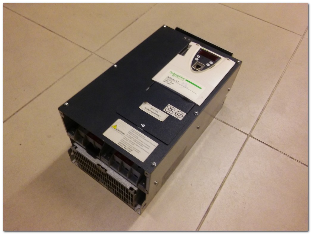 SCHNEİDER ATV61HD22N4 ATV61HD22N4Z 22KW SÜRÜCÜ ATV61 22 KW INVERTER DRIVER