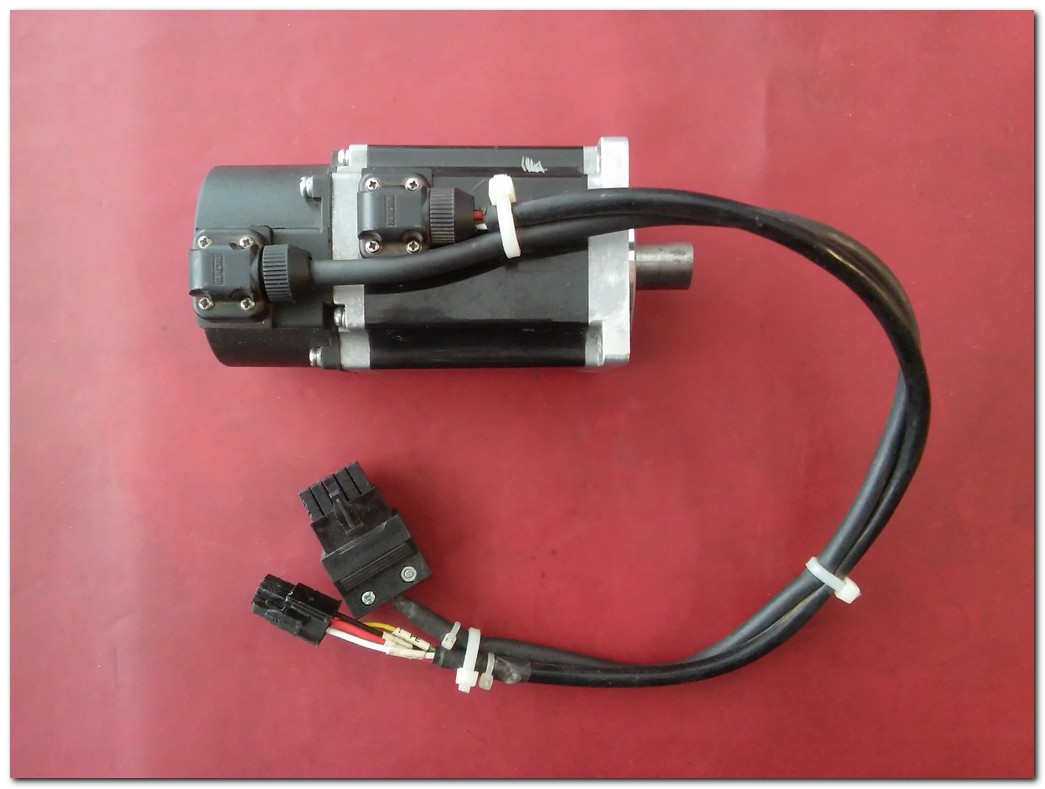 DELTA  ASD-A2-0421-M 400W SERVO SÜRÜCÜ VE SERVO MOTOR TAKIM