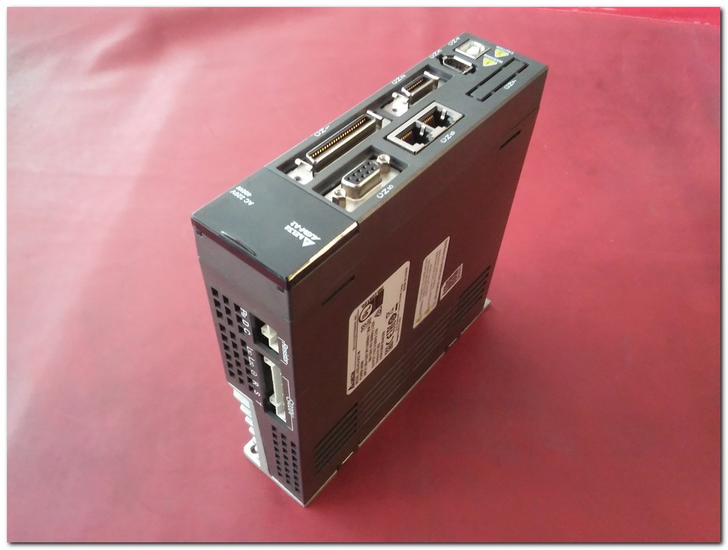 DELTA  ASD-A2-0421-M CANOPEN HABERLEŞMELİ  ASD-A2 400W SERVO SÜRÜCÜ ASDA-A2 AC 220V 400W SERVO DRIVE