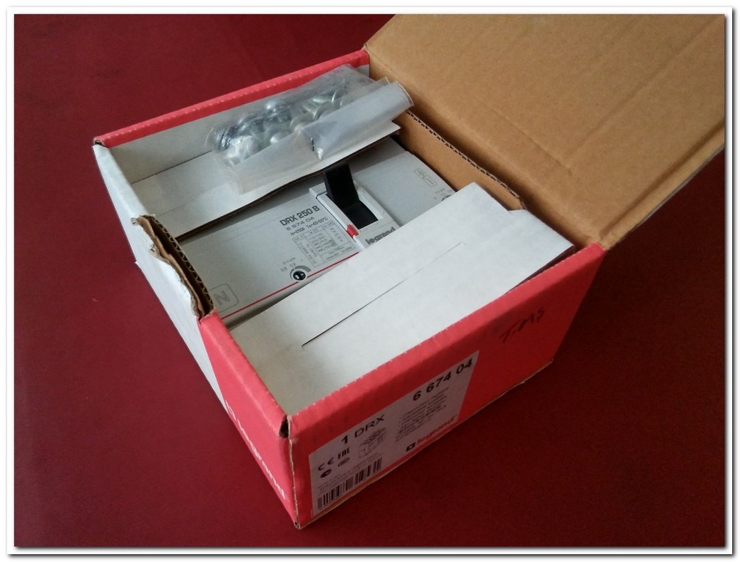 LEGRAND DRX250B DRX 250 B 6 674 04 250A SIFIR KUTULU 4 KUTUPLU TMŞ