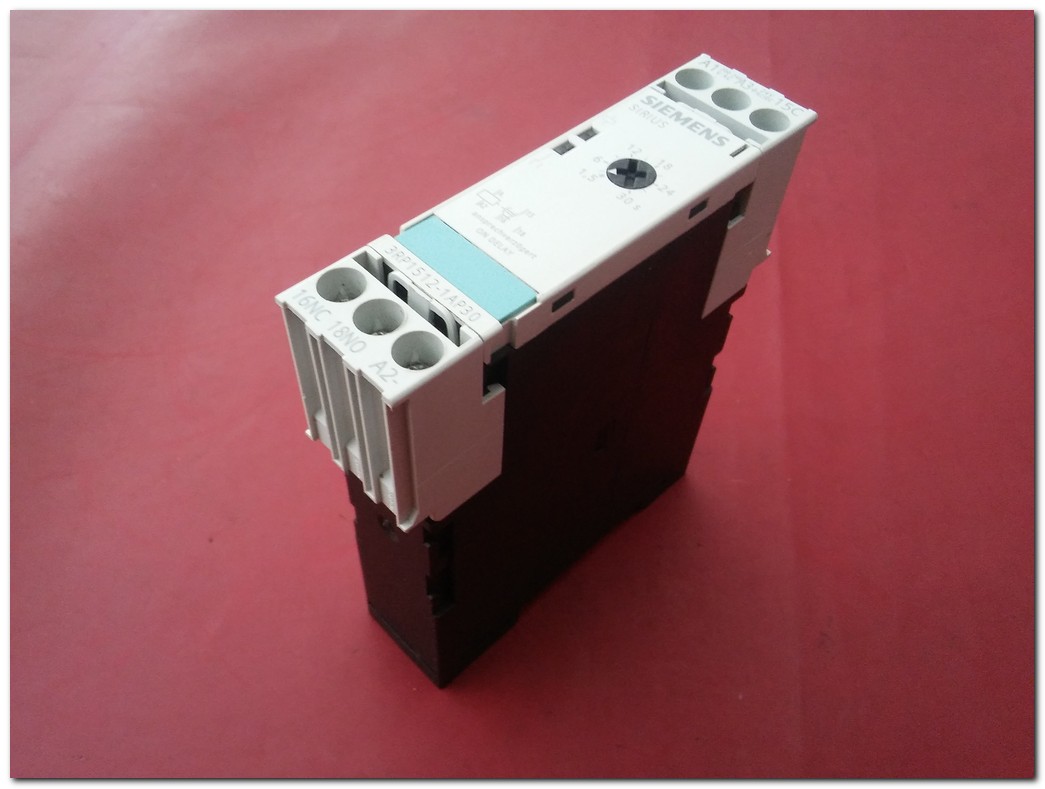 SIEMENS 3RP1512-1AP30 SIRIUS 1,5-30S ELEKTRONİK ZAMAN RÖLESİ