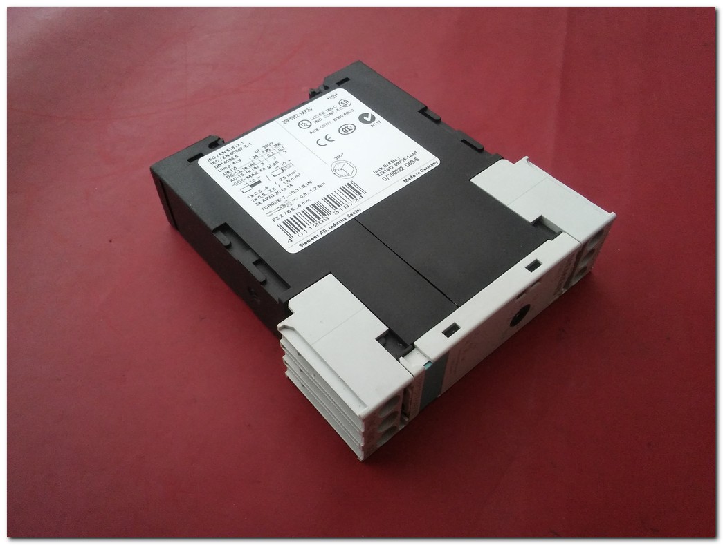 SIEMENS 3RP1512-1AP30 SIRIUS 1,5-30S ELEKTRONİK ZAMAN RÖLESİ