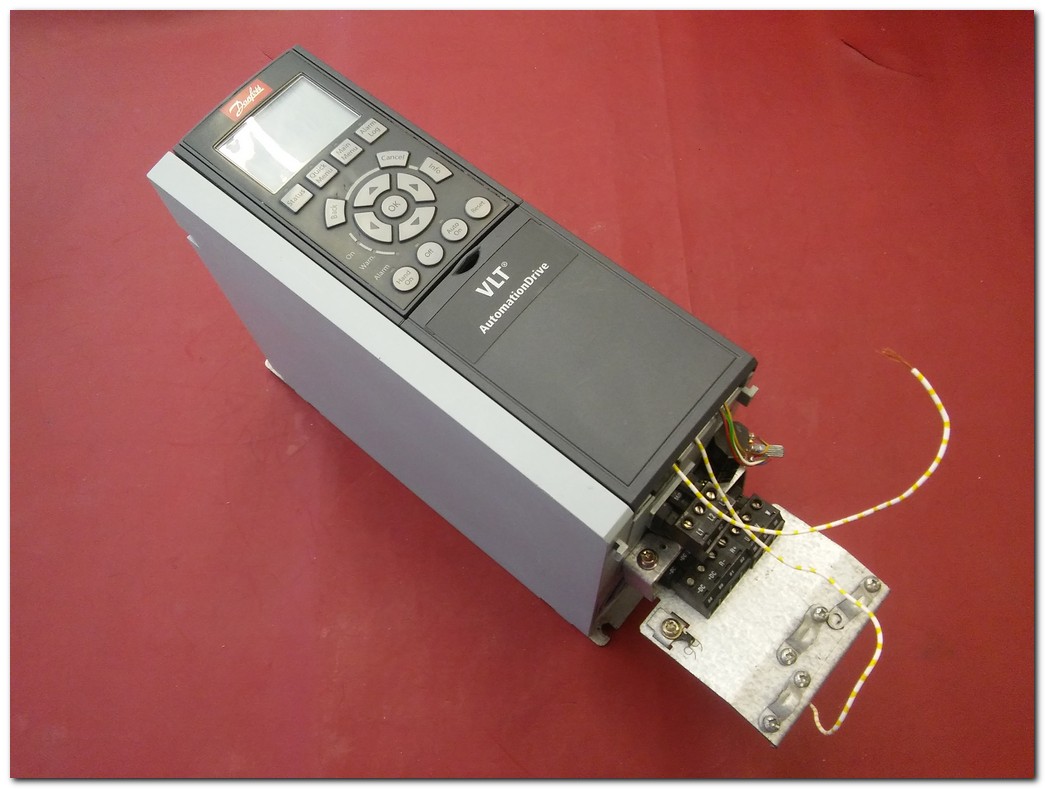 DANFOSS FC-302P3K0T5E20H2BGC FC302P3K0 131B0159 5KVA SÜRÜCÜ VLT AUTOMATİON DRİVE