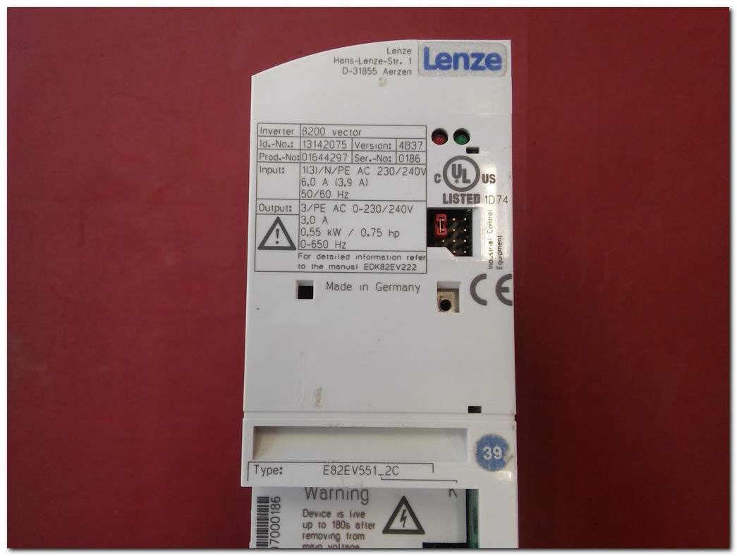 LENZE E82EV551_2C E82EV551-2C E82 8200 0,55 KW İNPUT 240V SÜRÜCÜ
