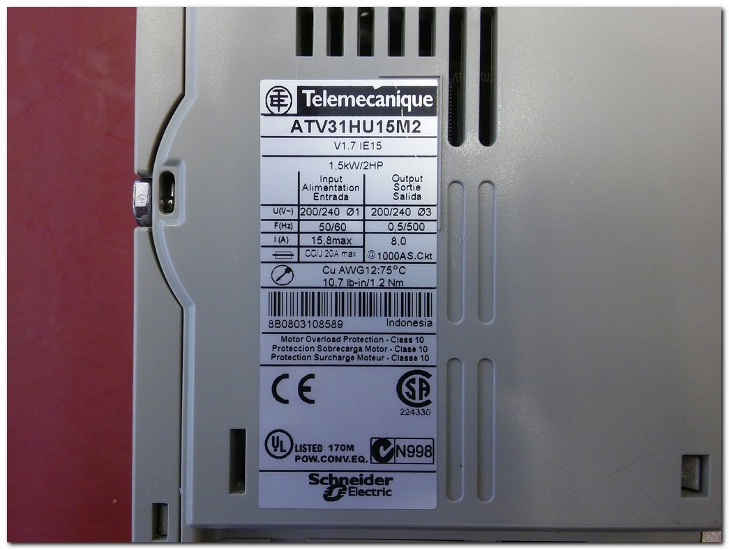 TELEMECANİQUE ATV31HU15M2  ATV31 1,5KW İNPUT 240V SÜRÜCÜ
