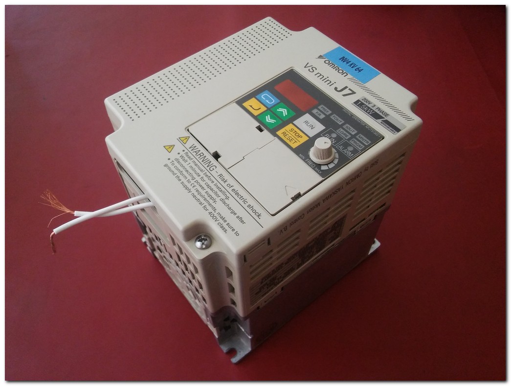 OMRON CIMR-J7AZ21P5 200V 3 PHASE YASKAWA 1,5KW SÜRÜCÜ