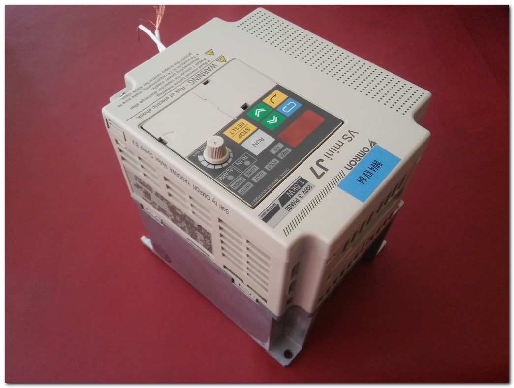OMRON CIMR-J7AZ21P5 200V 3 PHASE YASKAWA 1,5KW SÜRÜCÜ