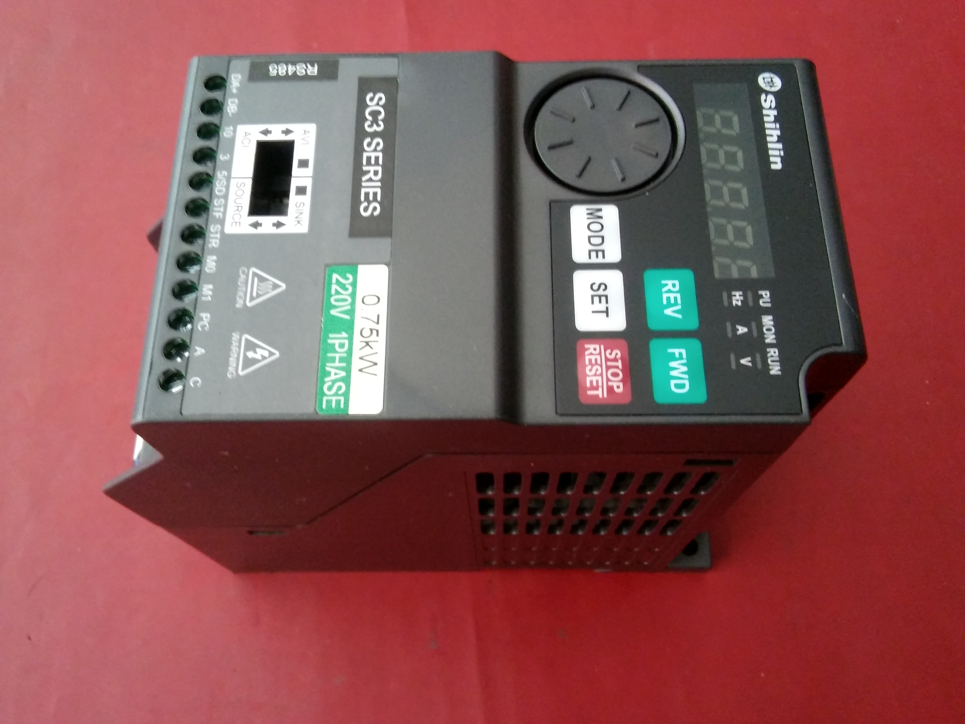 SHİHLİN SC3-021-0.75K 0,75KW SÜRÜCÜ