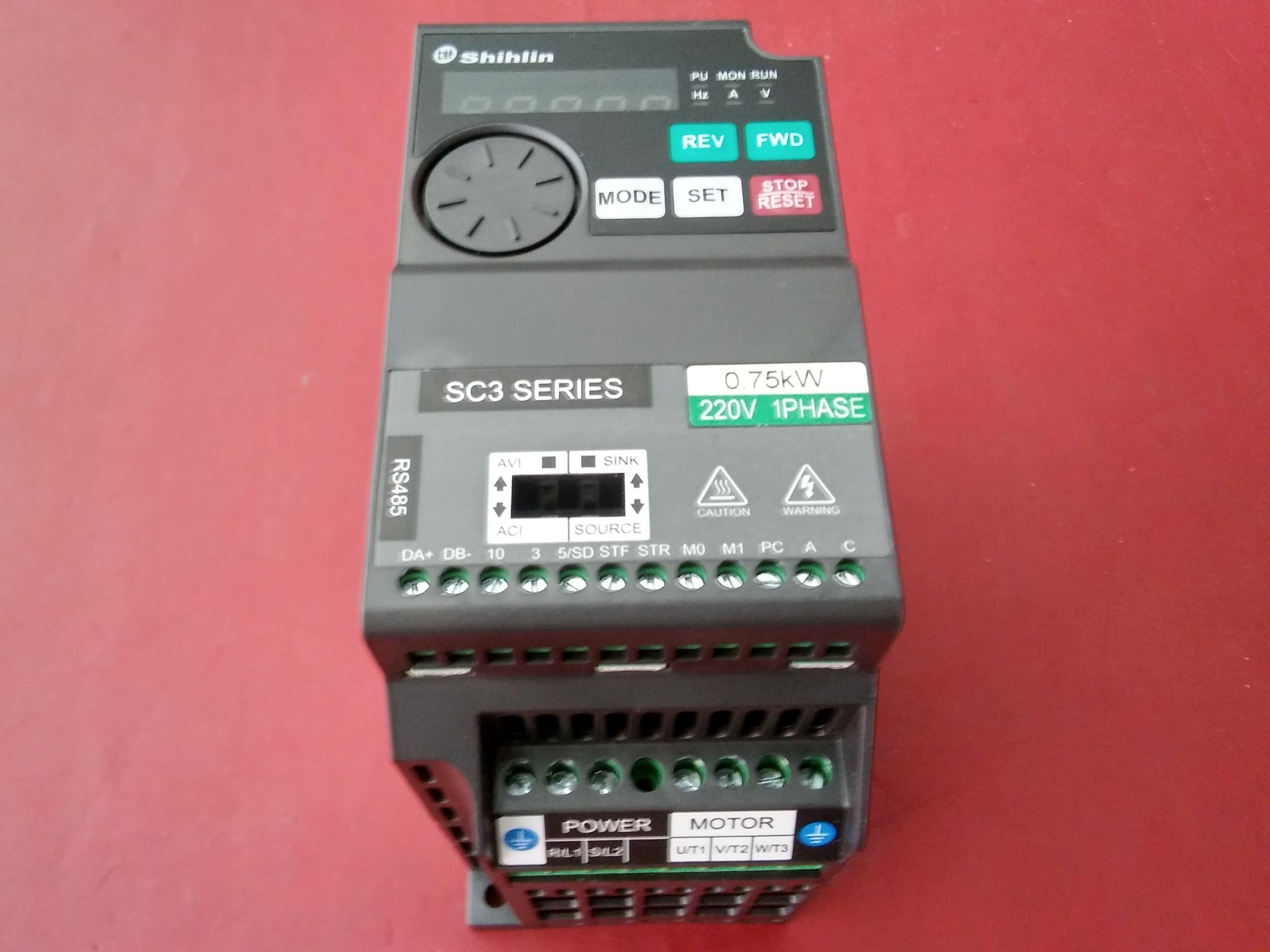SHİHLİN SC3-021-0.75K 0,75KW SÜRÜCÜ