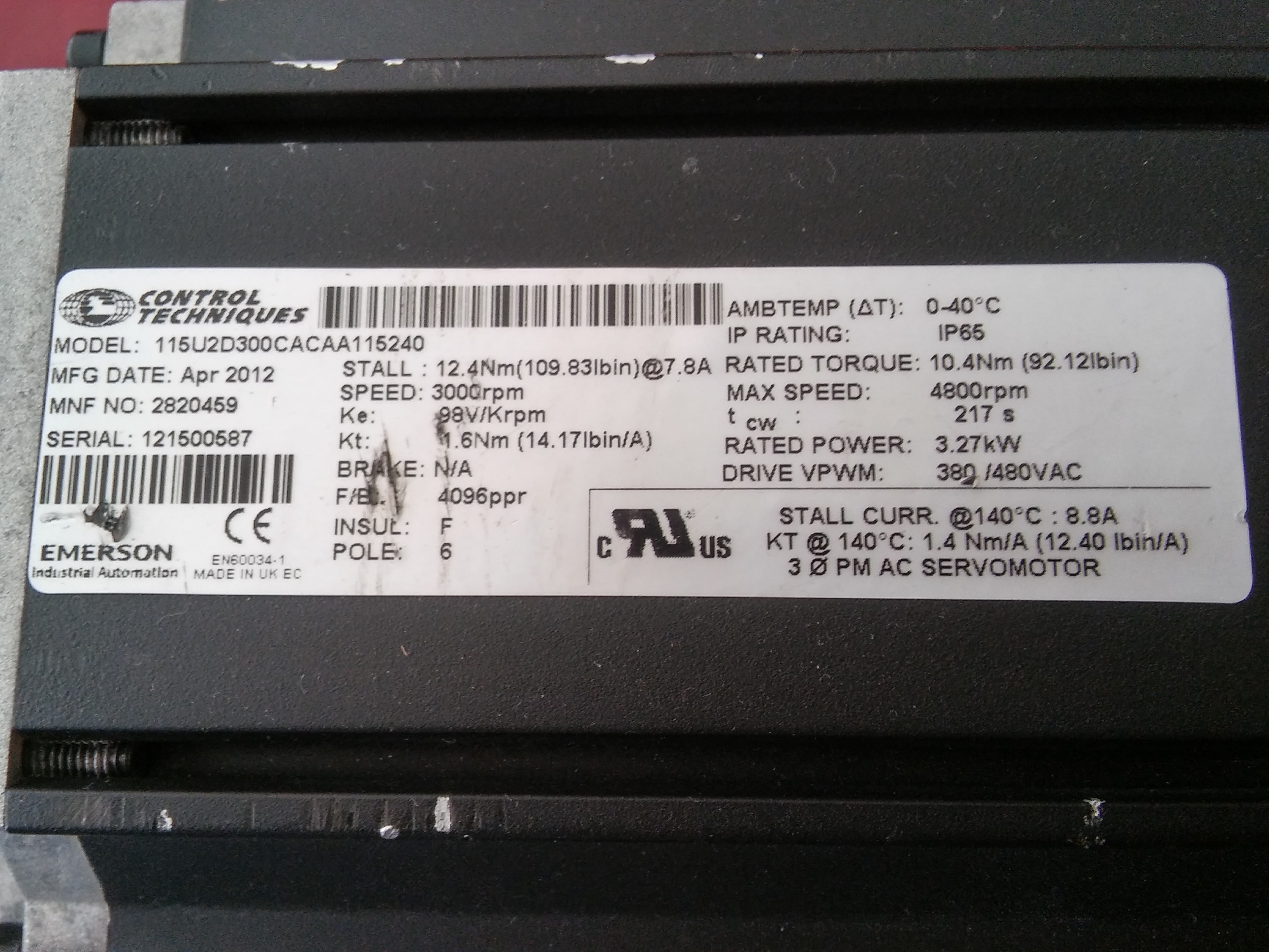 CONTROL TECHNIQUES 115U2D300CACAA115240 3,27KW EMERSON SERVO MOTOR