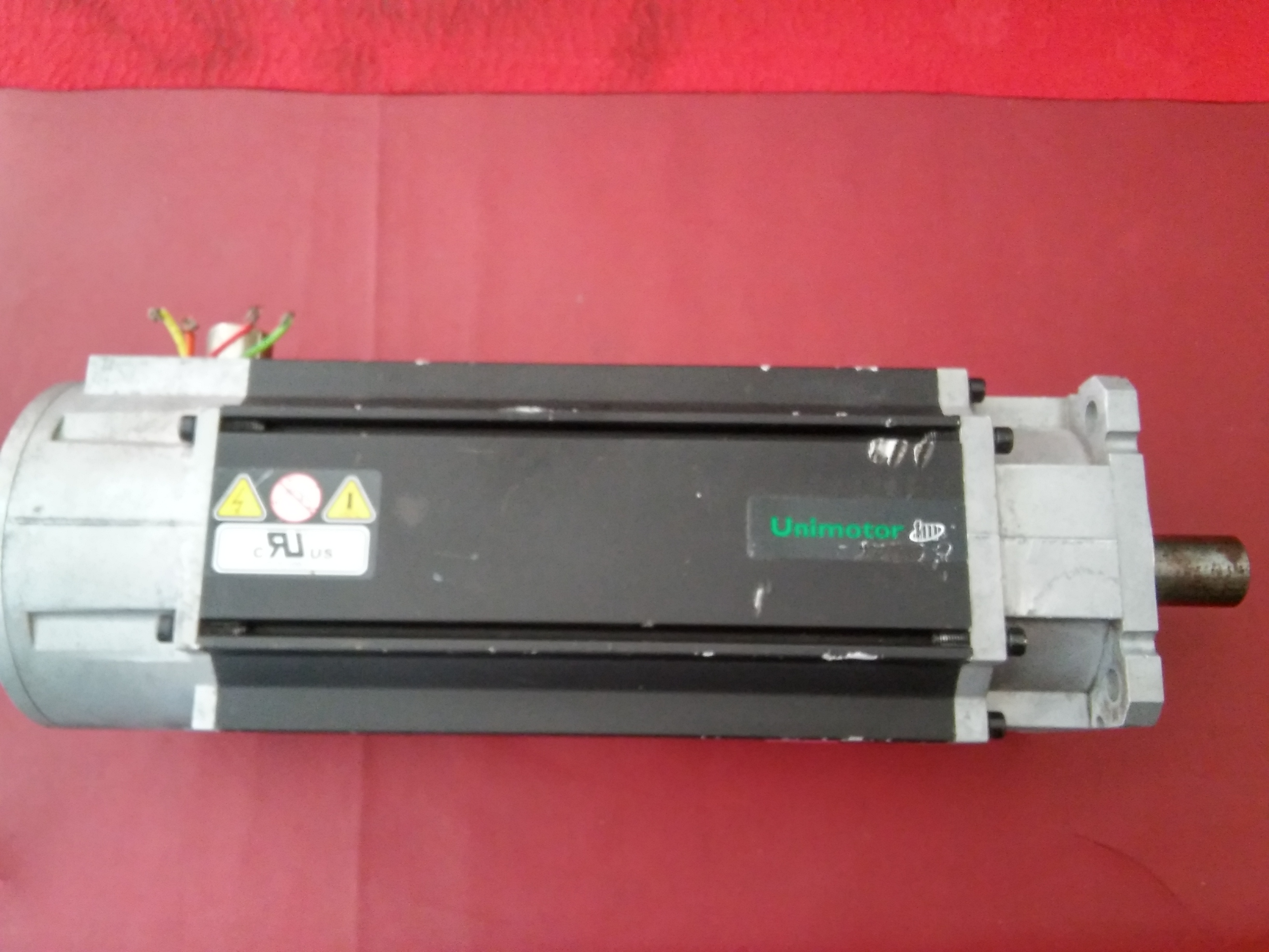 CONTROL TECHNIQUES 115U2D300CACAA115240 3,27KW EMERSON SERVO MOTOR