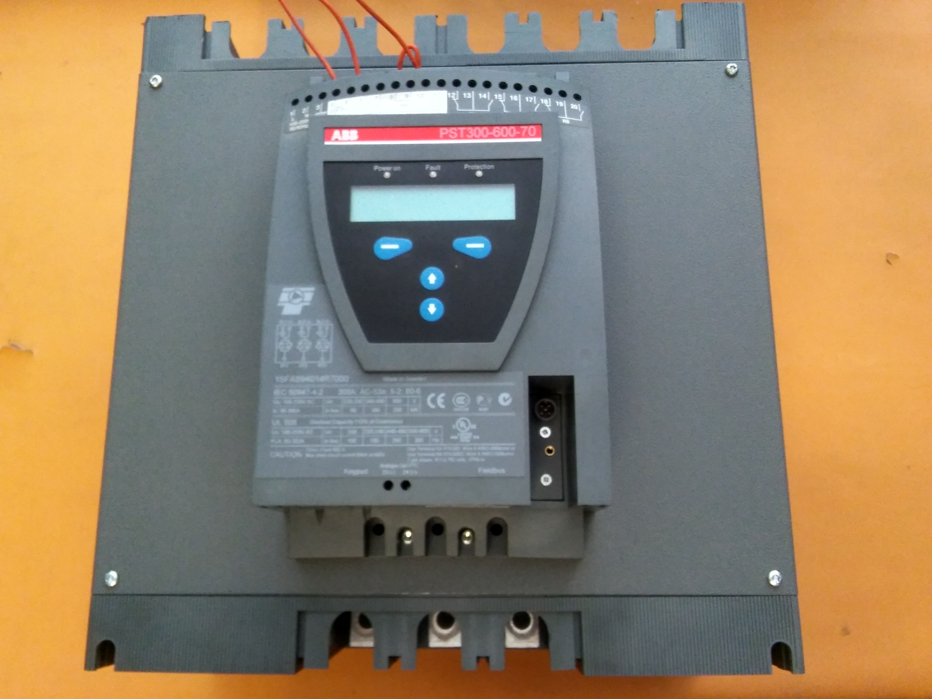 ABB PST300-600-70 1SFA894014R7000 160KW SOLFT STARTER YUMUŞAK YOL VERME