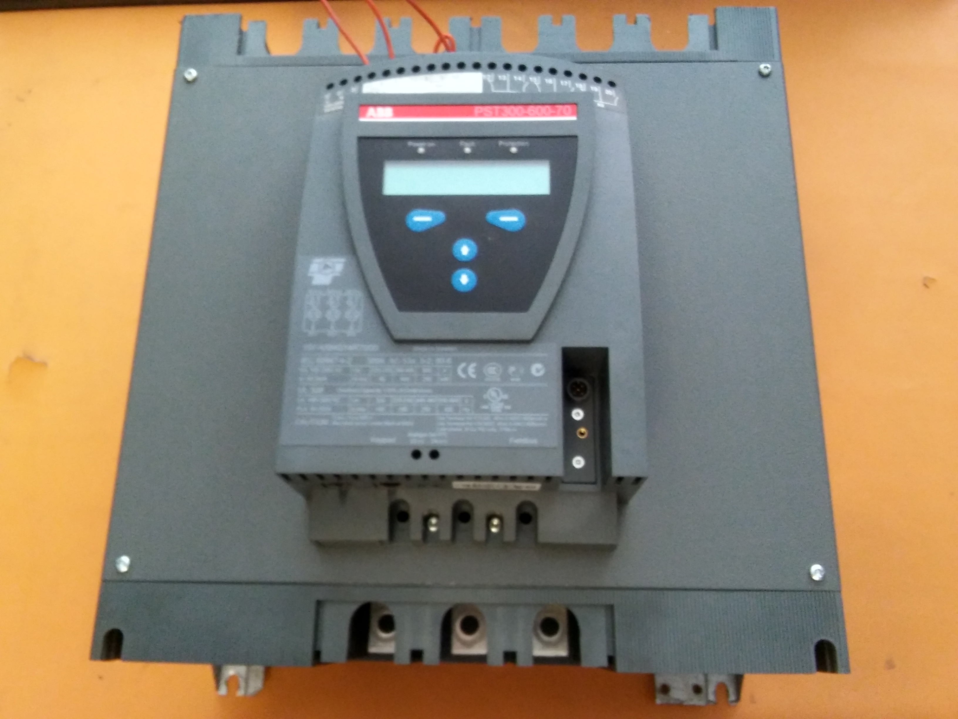 ABB PST300-600-70 1SFA894014R7000 160KW SOLFT STARTER YUMUŞAK YOL VERME