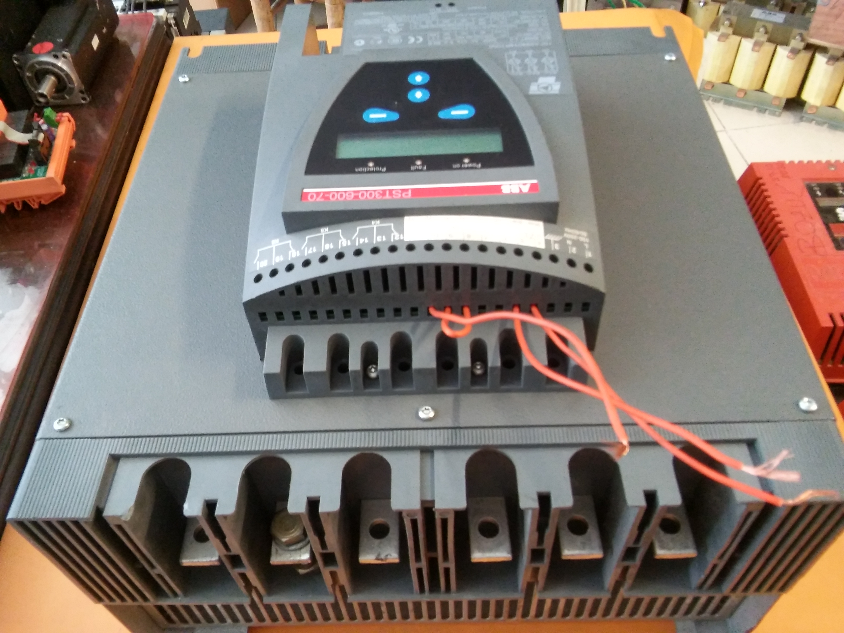 ABB PST300-600-70 1SFA894014R7000 160KW SOLFT STARTER YUMUŞAK YOL VERME