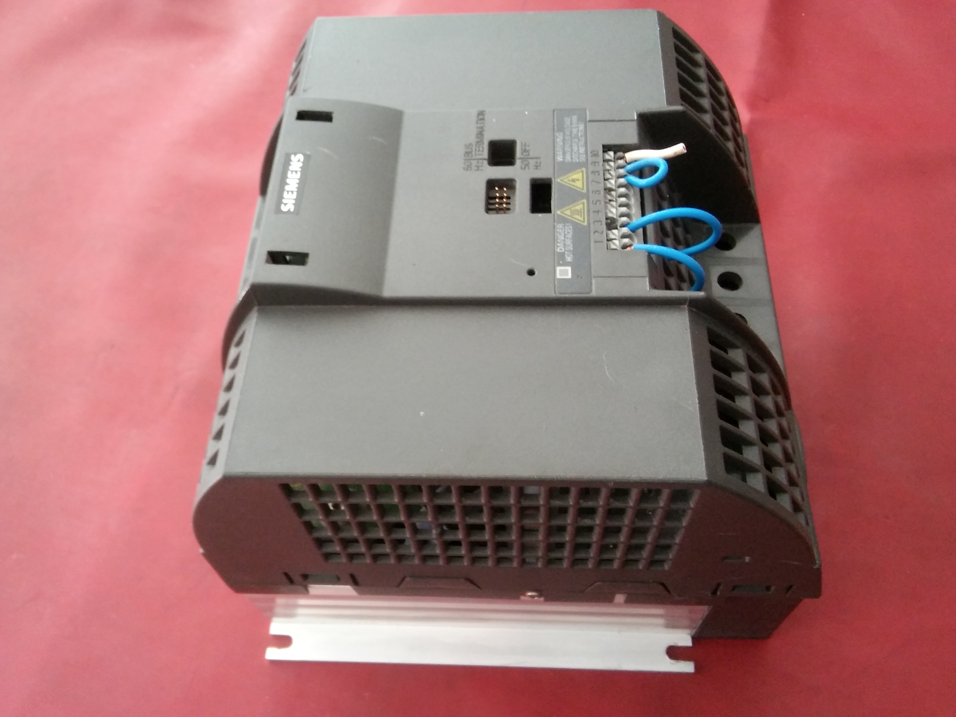 SIEMENS 6SL3211-0AB23-0UA1 SINAMICS G110 3KW İNPUT 200-240V
