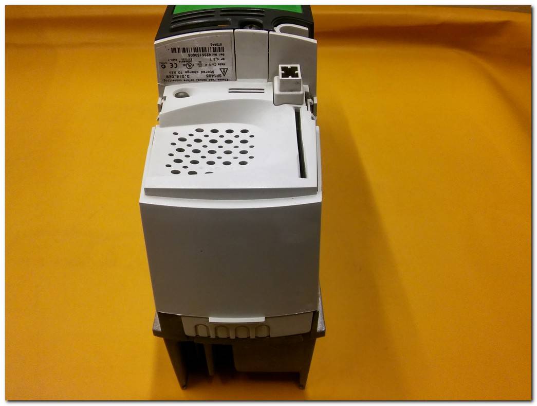 EMERSON SP1405 SP 1405 UNIDRIVE 3KW-4KW SÜRÜCÜ 3 KW - 4 KW INVERTER CONTROL TECHNIQUES