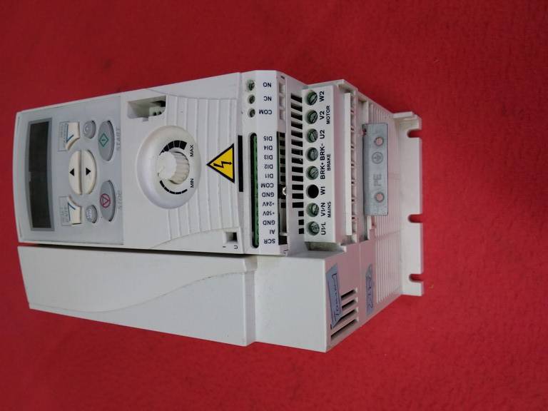 ABB ACS150-01E-09A8-2 2,2KW 3HP SÜRÜCÜ 2.2 KW INVERTER