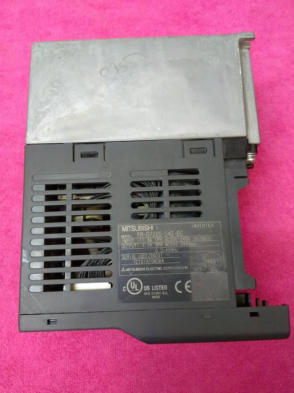MITSUBISHI FR-D720S-042-EC 0,75KW 4,2A SÜRÜCÜ