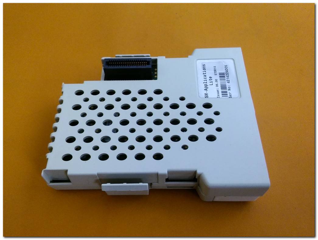 CONTROL TECHNIQUES SM-APPLİCATİONS LİTE STDU43 MODULE UT70 ISS 07 00 ISS.07.00 SIDE 1 MODÜL