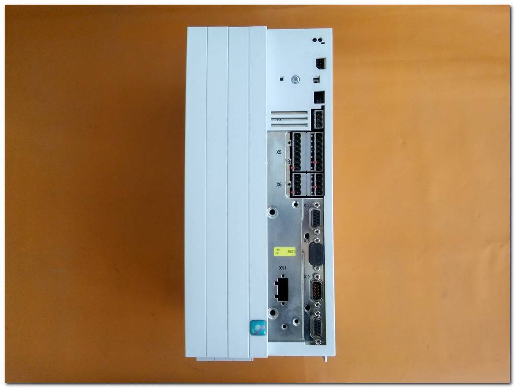 LENZE EVS9325-ESV004 00465112 10,8KVA SERVO SÜRÜCÜ