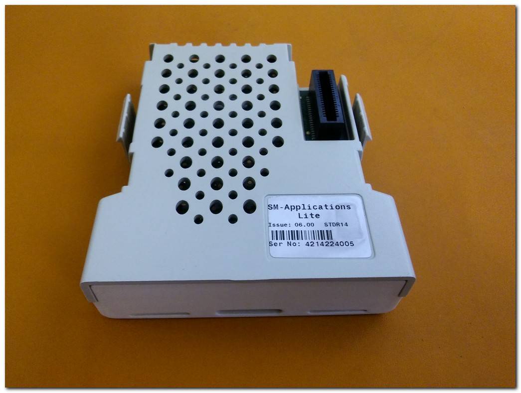 CONTROL TECHNIQUES SM-APPLİCATİONS LİTE STDU43 MODULE UT70 ISS 07 00 ISS.07.00 SIDE 1 MODÜL