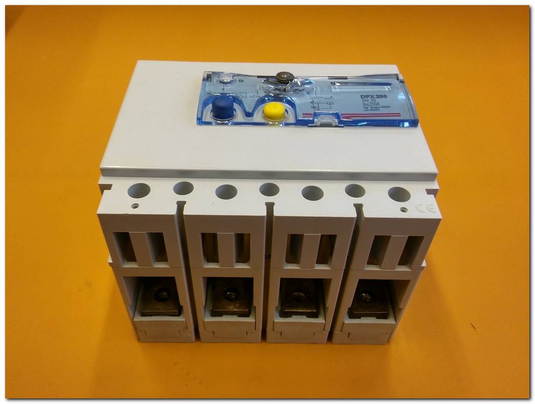 LEGRAND DPX250 260 55 026055 1 DPX 260 55 250A SIFIR KUTULU TMŞ BL 8034438 ELEKTRONİK DİFERANSİYEL ALT MONTAJ BLOĞU