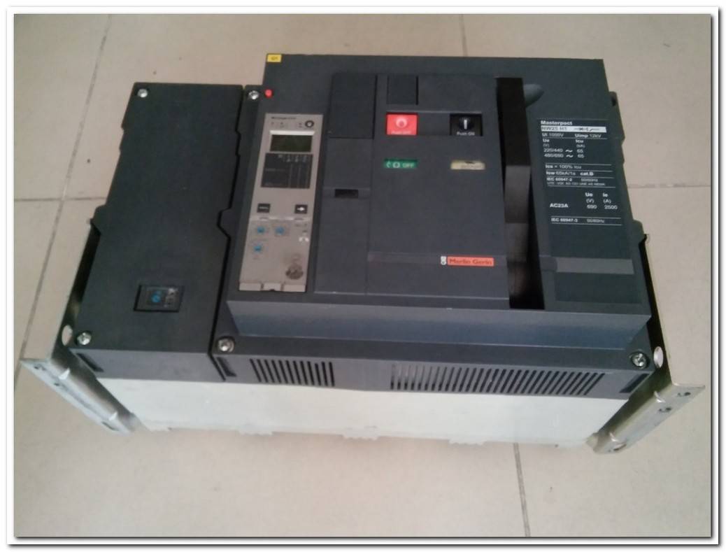 SCHNEİDER NW25 H1 2500A MASTERPACT IEC 60947-3 NW25H14PML2A 2500A DEVRE KESİCİ
