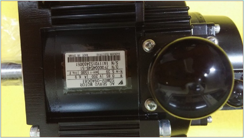 YASKAWA SGMGV-09ADC61 0,85W 6,9A SIFIR SERVO MOTOR