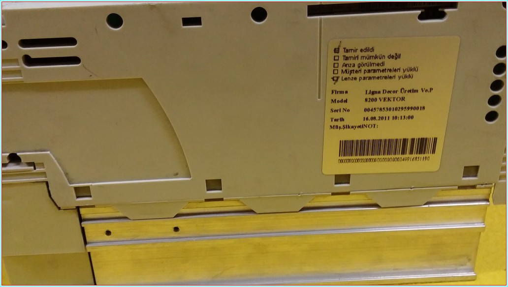 LENZE E82EV302-4C000 E82EV-4C E82EV302-4C E82EV302-4B040 8200 VECTOR 3KW SIFIR SÜRÜCÜ