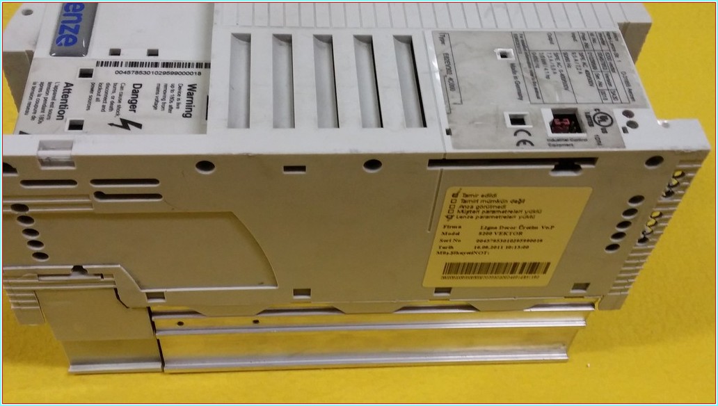 LENZE E82EV302-4C000 E82EV-4C E82EV302-4C E82EV302-4B040 8200 VECTOR 3KW SIFIR SÜRÜCÜ
