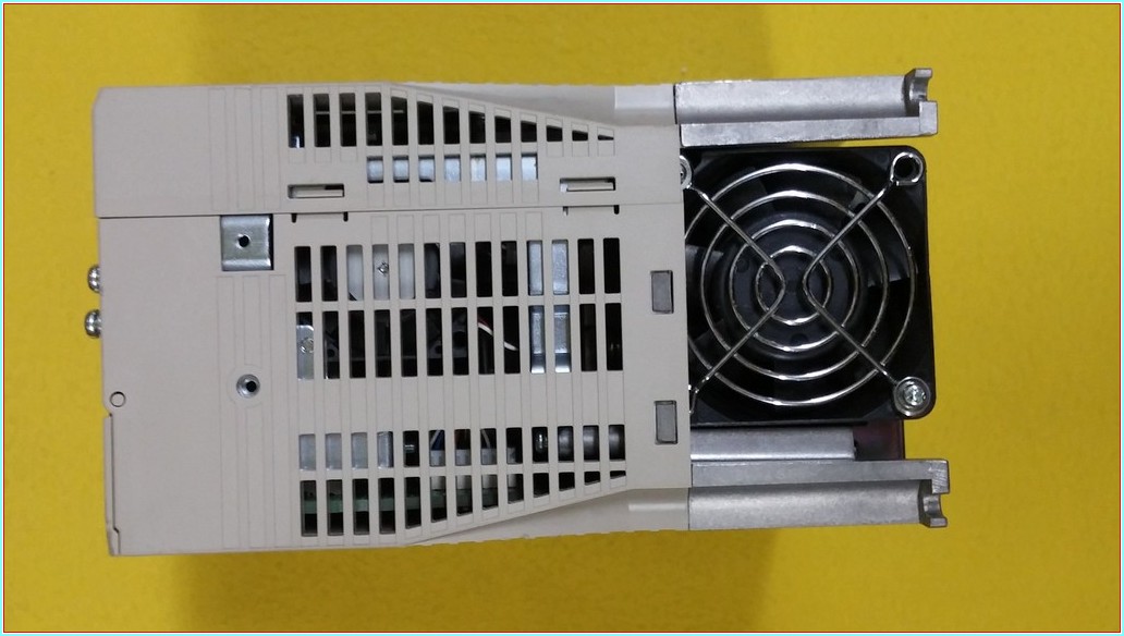 SGDV-200A01A002000 SGDV-200A01A002 YASKAWA
