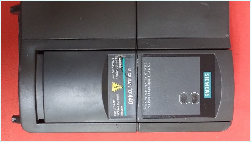 SIEMENS 6SE6440-2UD22-2BA1 2,2 KW İNPUT 380V SÜRÜCÜ