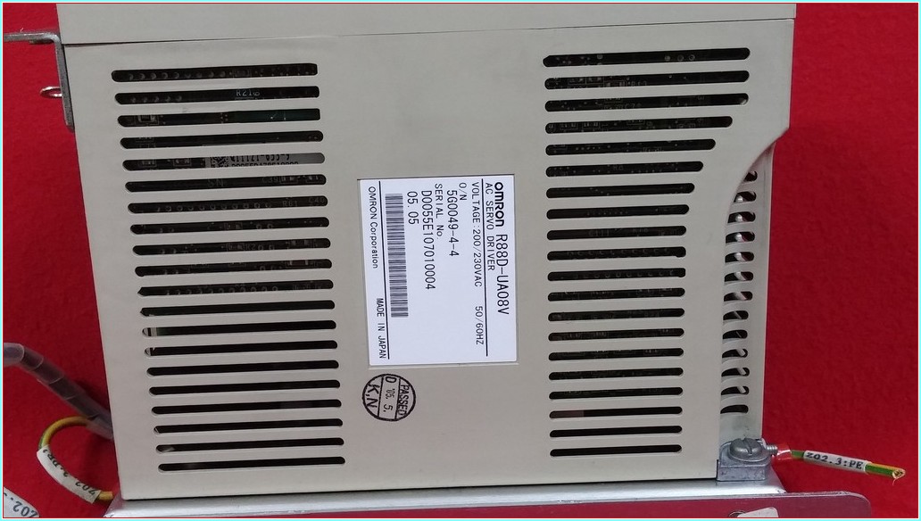 R88D-UA08V R88M-U20030VA-S1 OMRON