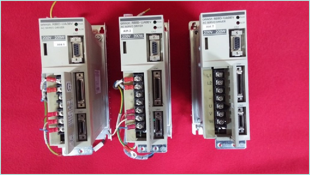 R88D-UA08V R88M-U20030VA-S1 OMRON