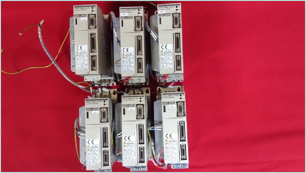 R88D-UA12V R88M-U40030VA-S1 OMRON