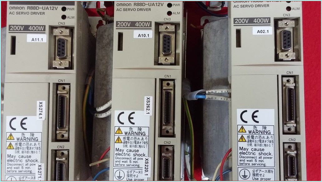 R88D-UA12V R88M-U40030VA-S1 OMRON
