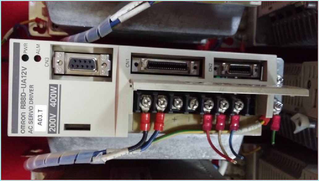 R88D-UA12V R88M-U40030VA-S1 OMRON